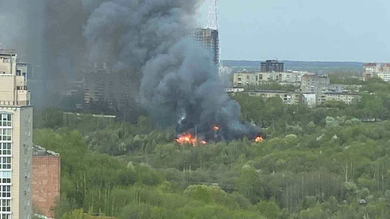 В Перми днем 6 мая произошёл крупный пожар в долине Егошихи | Рифей-Пермь:  новости Перми и Пермского края