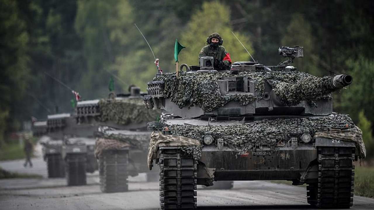 Танки стран. Танк леопард 2. Танк леопард НАТО. Танки колонна Бундесвер. Леопард 2 колонна.