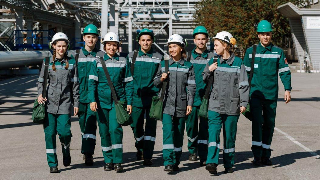 Дежурство врачей в новогодние праздники. Оплата сторожам в новогодние праздники в 2023 году. График работы поликлиники. Новый год расписание праздника. График работы поликлиник в праздничные.