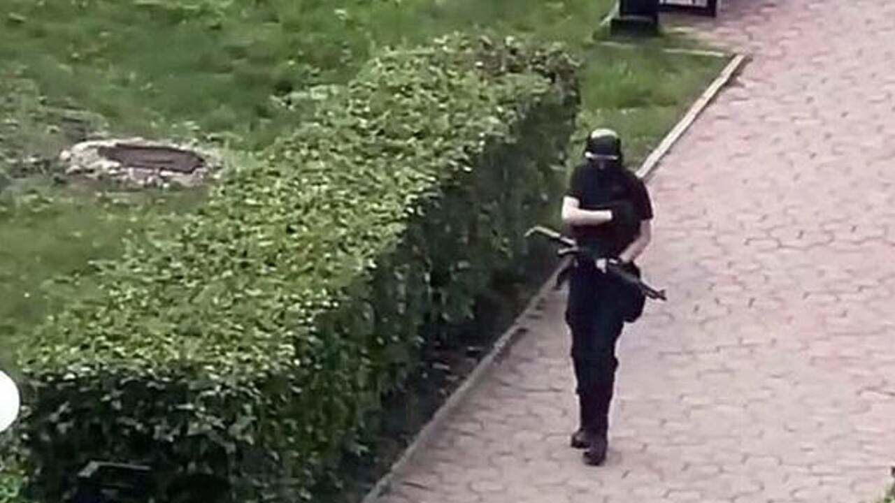 Видео нападения на губернатора. Бекмансуров стрельба в Перми. Стрельба в Перми 2021 стрелок.