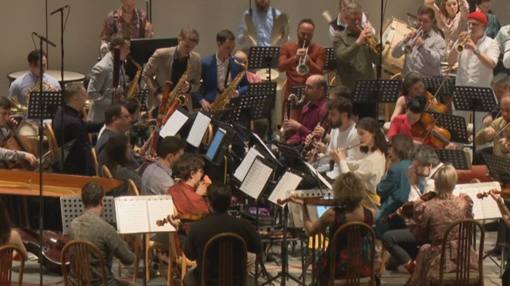 чайковский филармонический оркестр. деревенский симфонический оркестр. борис березовский пианист. веселый дирижер. персимфанс оркестр без дирижера.