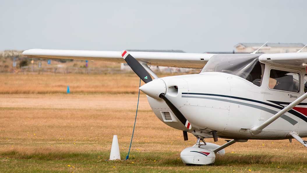 Ооо аэродром. Cessna самолет спортивный. Легкие самолеты пропеллерные. Аэродром Луговское Пермь. Ассоциация экспериментальной авиации продажа.